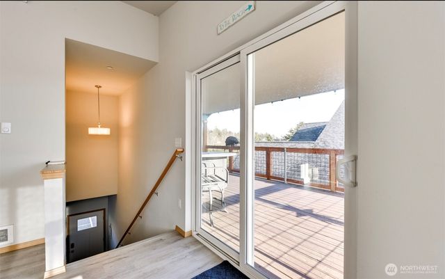 1006 Point Brown Avenue SE, Ocean Shores, WA 98569