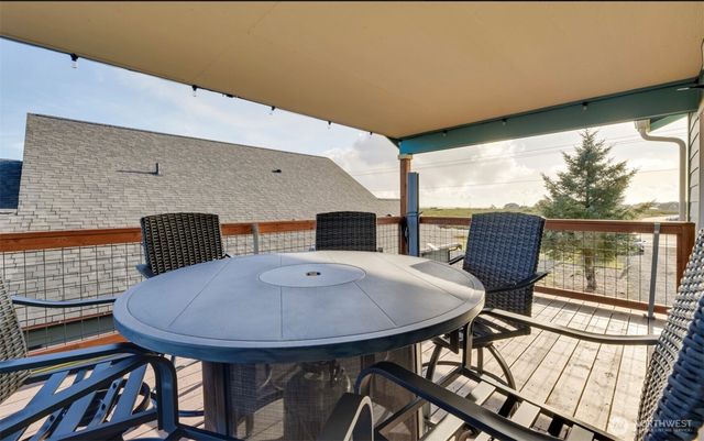 1006 Point Brown Avenue SE, Ocean Shores, WA 98569