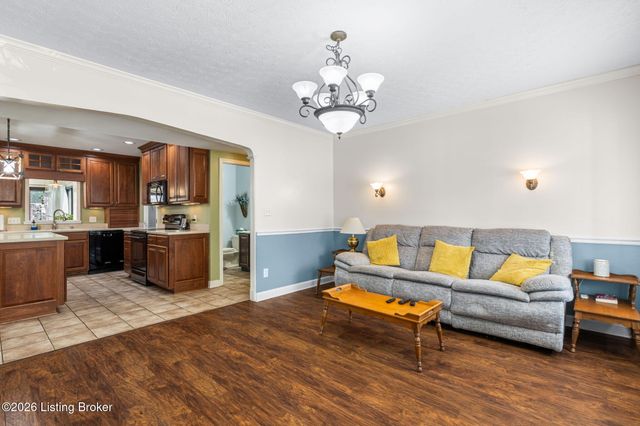 3505 Swainsboro Ct, Louisville, KY 40218