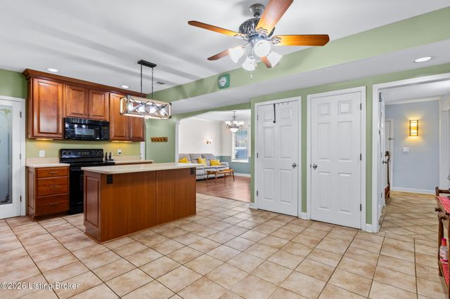 3505 Swainsboro Ct, Louisville, KY 40218