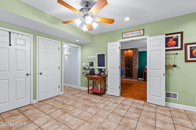 3505 Swainsboro Ct, Louisville, KY 40218
