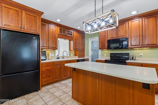 3505 Swainsboro Ct, Louisville, KY 40218