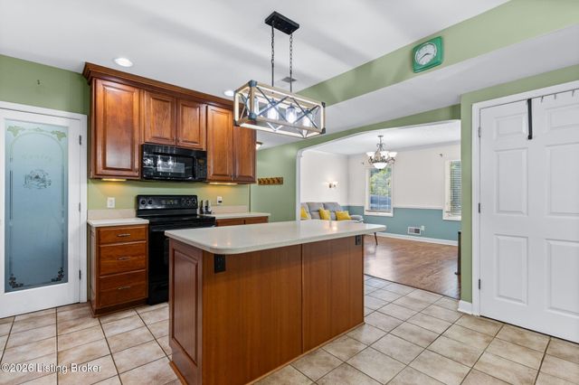 3505 Swainsboro Ct, Louisville, KY 40218