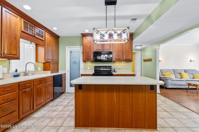 3505 Swainsboro Ct, Louisville, KY 40218