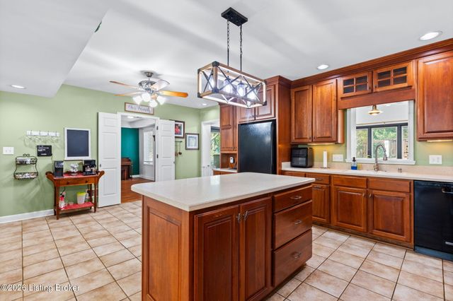 3505 Swainsboro Ct, Louisville, KY 40218