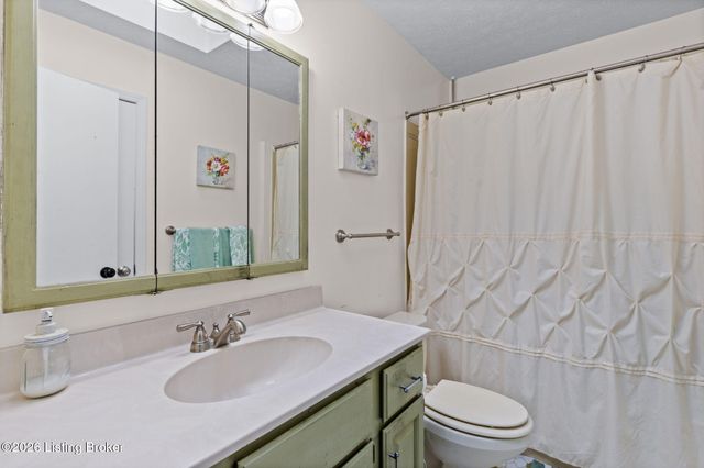 3505 Swainsboro Ct, Louisville, KY 40218