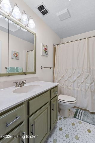 3505 Swainsboro Ct, Louisville, KY 40218