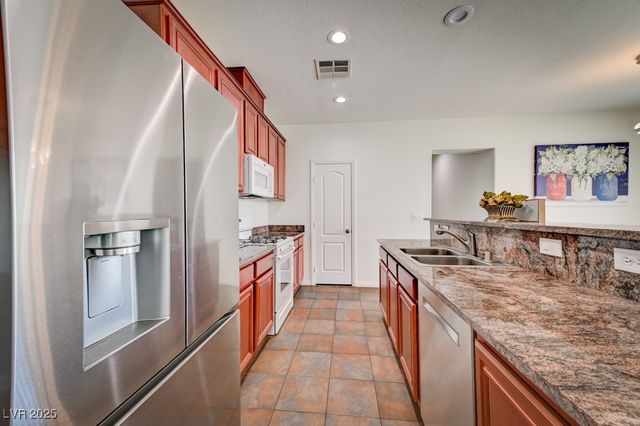 3924 Lazy Pine Street 101, Las Vegas, NV 89108