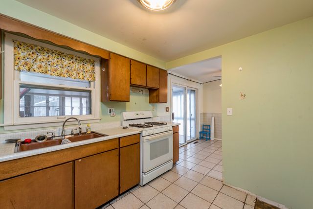 1607 N Channel Drive, Round Lake Beach, IL 60073