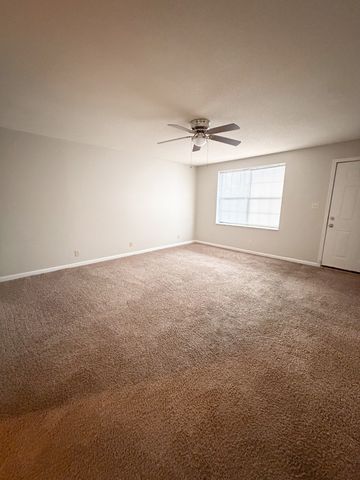 530 Hietts Ln Apt F, Clarksville, TN 37043