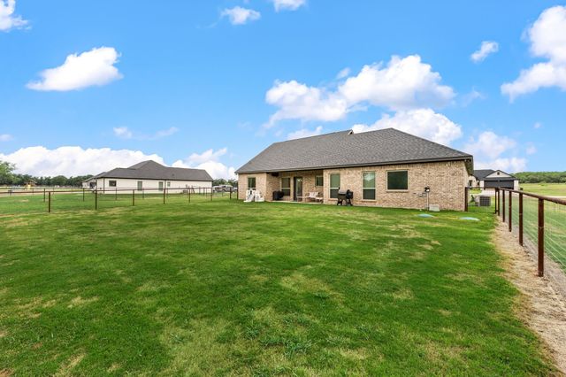 212 Jimmy Lane, Millsap, TX 76066