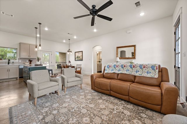 212 Jimmy Lane, Millsap, TX 76066