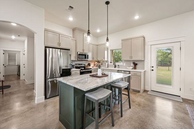 212 Jimmy Lane, Millsap, TX 76066