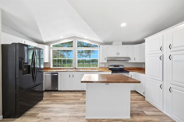 8606 BOYT ROAD, Zephyrhills, FL 33540