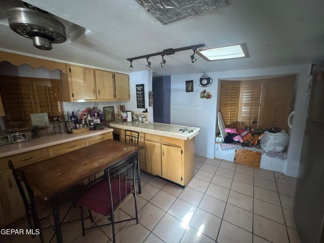 2704 Porter Avenue, El Paso, TX 79930