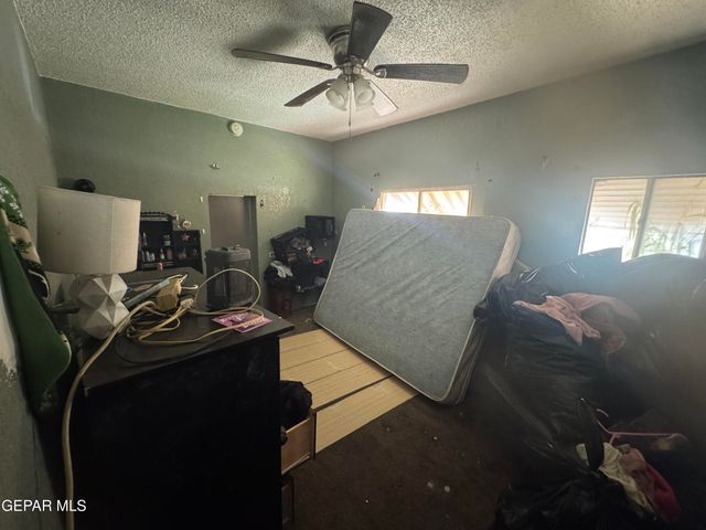 2704 Porter Avenue, El Paso, TX 79930