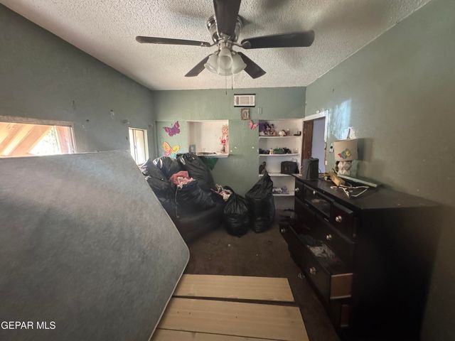 2704 Porter Avenue, El Paso, TX 79930