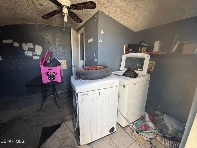 2704 Porter Avenue, El Paso, TX 79930