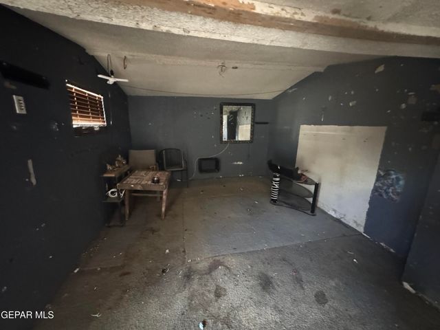 2704 Porter Avenue, El Paso, TX 79930