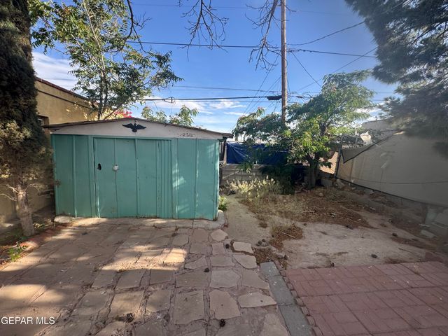 2704 Porter Avenue, El Paso, TX 79930
