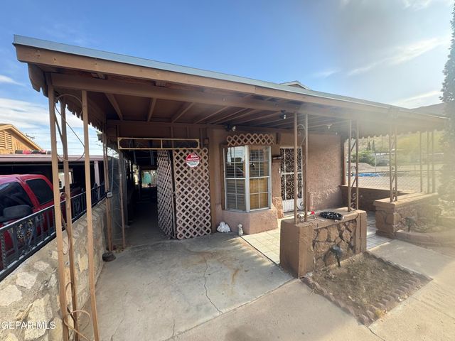 2704 Porter Avenue, El Paso, TX 79930