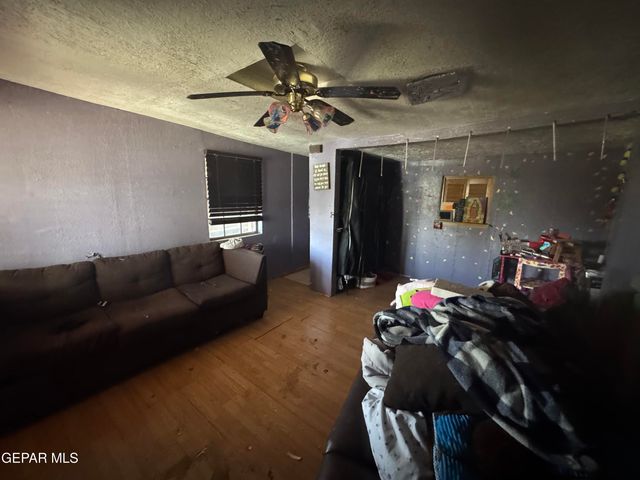 2704 Porter Avenue, El Paso, TX 79930
