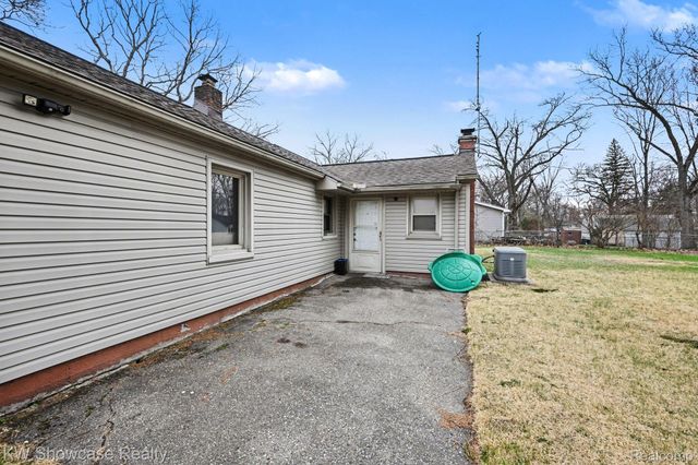 1690 Marylestone Drive, West Bloomfield Charter Township, MI 48324