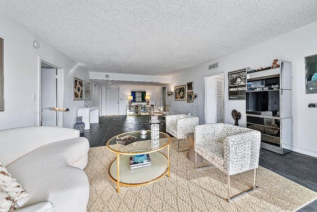 2760 S Ocean Boulevard 310, Palm Beach, FL 33480