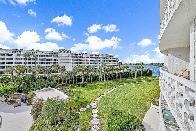 2760 S Ocean Boulevard 310, Palm Beach, FL 33480