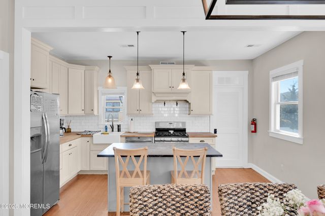 203 Riviera Drive, Toms River, NJ 08753