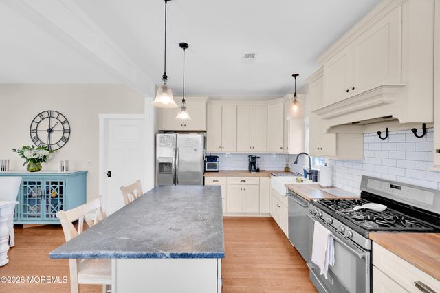 203 Riviera Drive, Toms River, NJ 08753