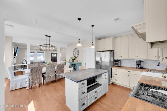 203 Riviera Drive, Toms River, NJ 08753
