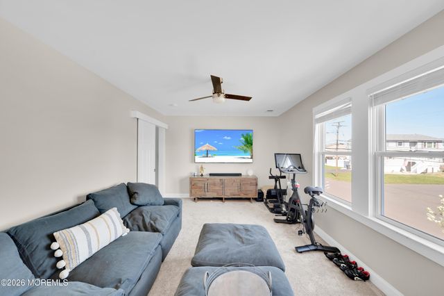 203 Riviera Drive, Toms River, NJ 08753