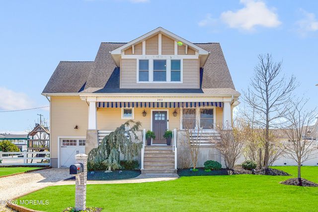 203 Riviera Drive, Toms River, NJ 08753