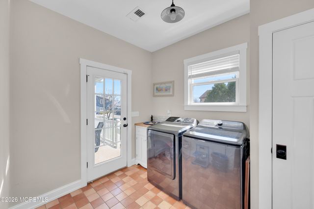 203 Riviera Drive, Toms River, NJ 08753