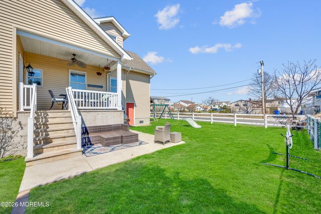 203 Riviera Drive, Toms River, NJ 08753
