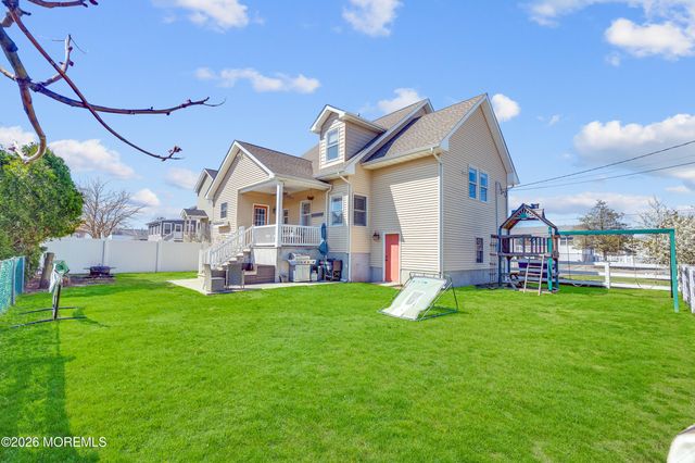203 Riviera Drive, Toms River, NJ 08753