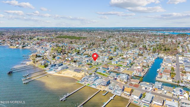 203 Riviera Drive, Toms River, NJ 08753
