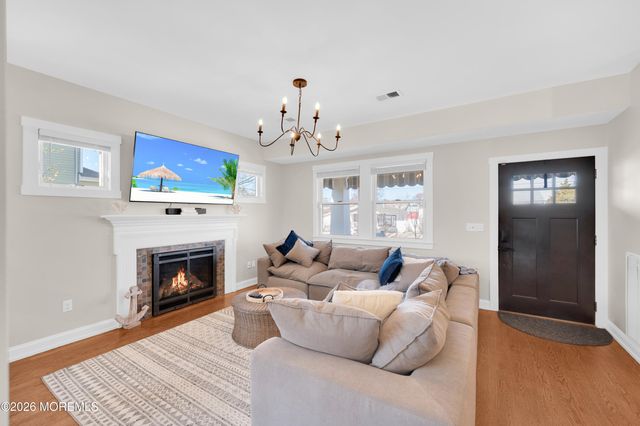 203 Riviera Drive, Toms River, NJ 08753