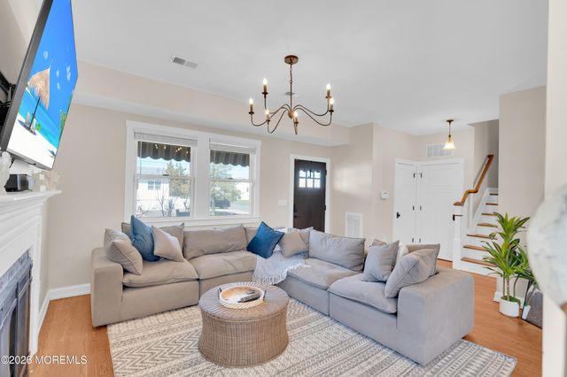 203 Riviera Drive, Toms River, NJ 08753