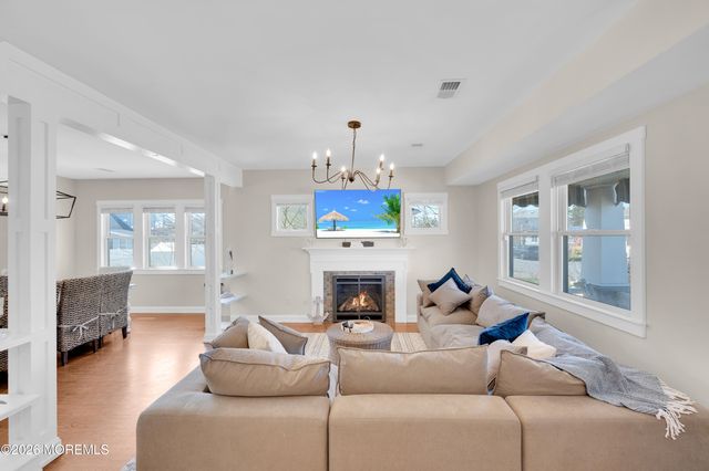 203 Riviera Drive, Toms River, NJ 08753