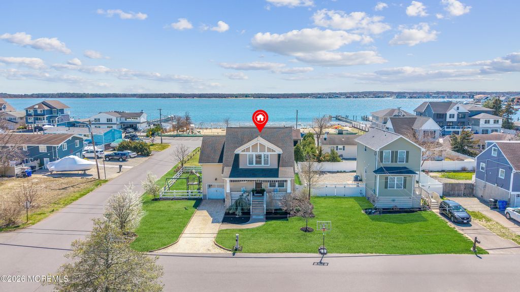 203 Riviera Drive, Toms River, NJ 08753