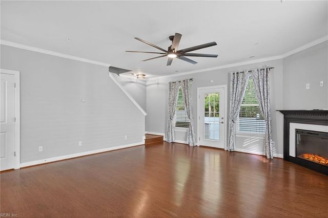 718 Albertine CT # 14A, Chesapeake, VA 23320