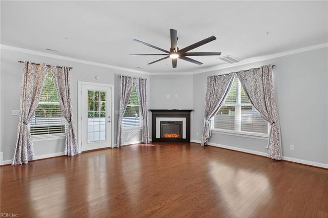 718 Albertine CT # 14A, Chesapeake, VA 23320