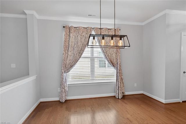 718 Albertine CT # 14A, Chesapeake, VA 23320