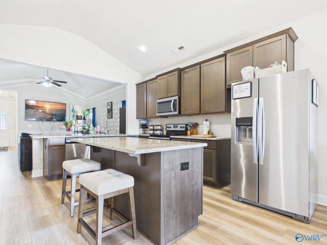 8207 NW Stone Mill Drive 8207, Huntsville, AL 35806