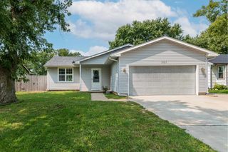 2121 N Duckcreek Ln, Derby, KS 67037
