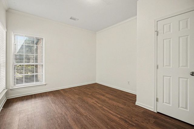 1601 Oak Place Court, Pearland, TX 77581