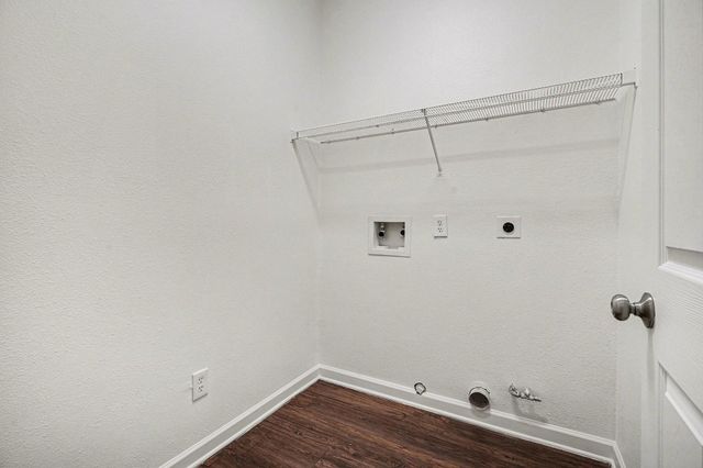 1601 Oak Place Court, Pearland, TX 77581