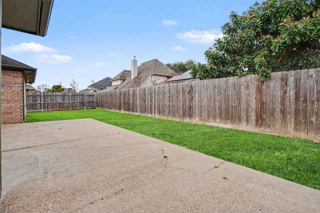 1601 Oak Place Court, Pearland, TX 77581